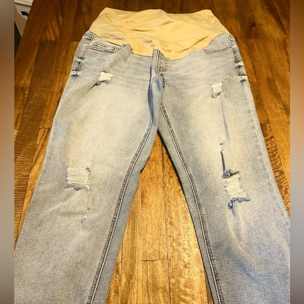 Maternity Jeans 👖 Time and Tru excellent condition size 12-14. Straight leg
